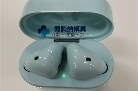 深圳TWS蓝牙耳机模具：博腾纳独家专利，有分模线但你看不见！