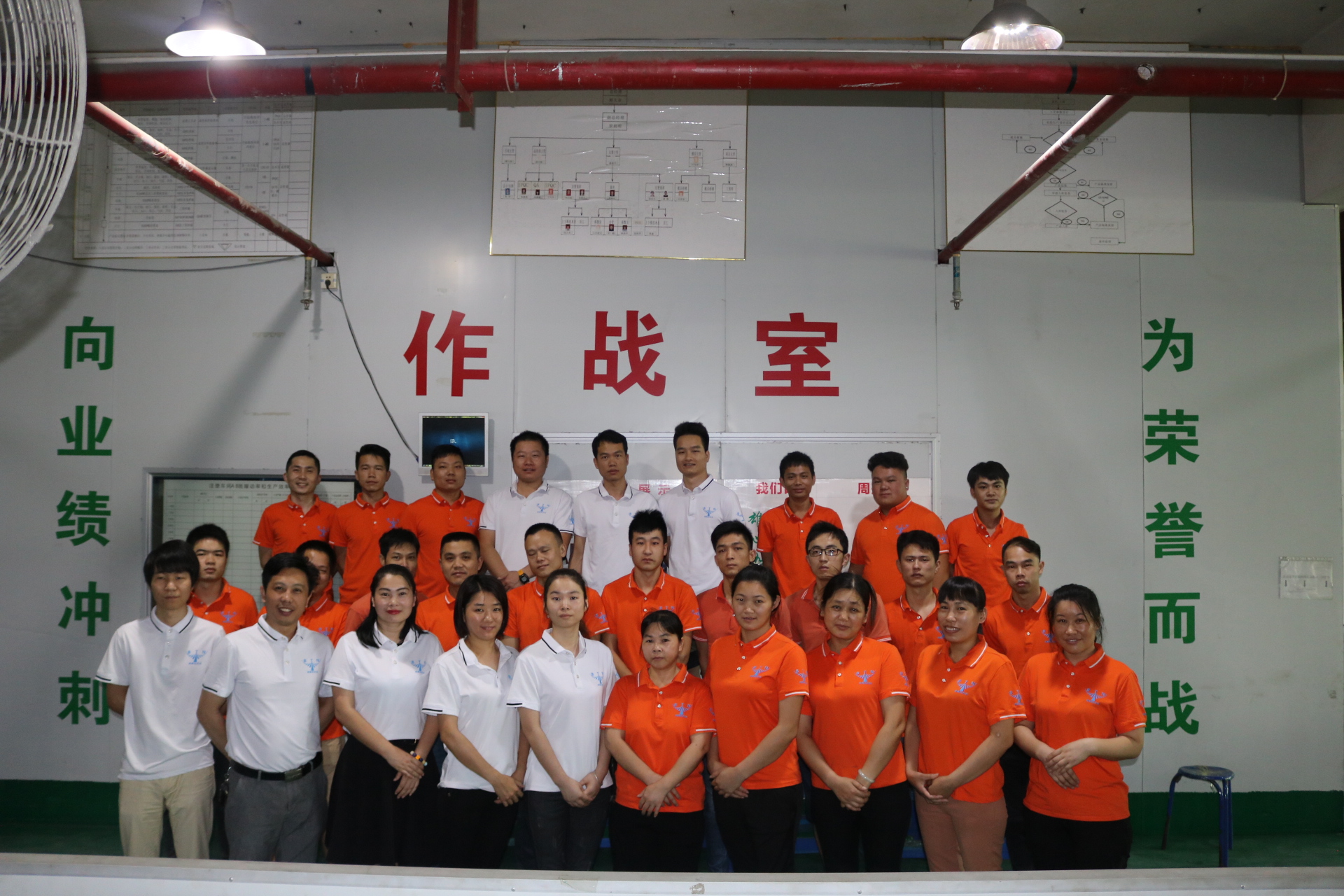 塑胶外壳模具厂家与香港同胞友好合作