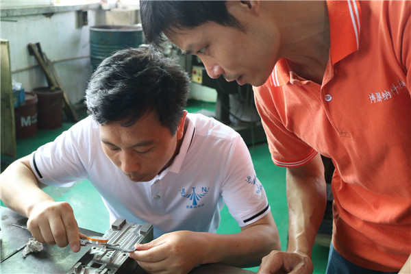 深圳博腾纳塑胶模具厂——13年技术沉淀、铸就独+工艺技术