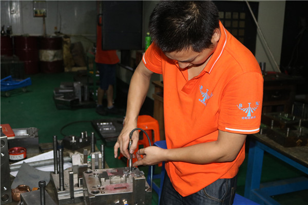 深圳博腾纳塑胶模具厂——12道质检工序，品质有保障