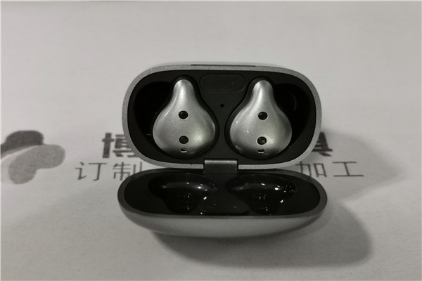 博腾纳TWS蓝牙耳机模具厂——专注领域打造13年，更对味您的定制需求